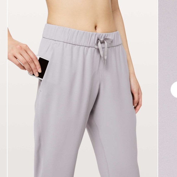 Lululemon on the fly Jogger - Picture 4 of 11